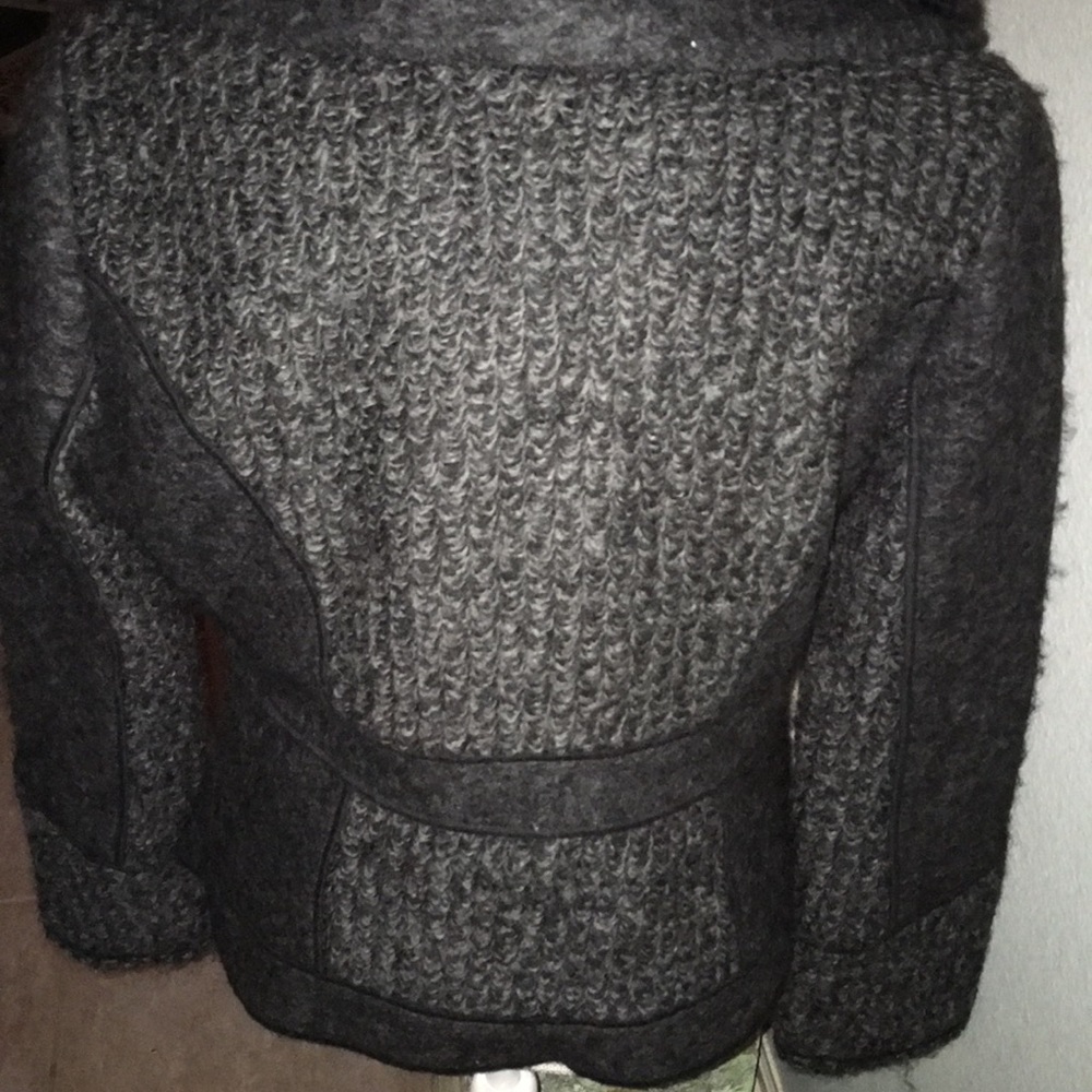 Neiman Marcus FOX FUR Collared Coat - Picture 6 of 8